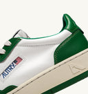 BASKET MEDALIST LOW EN CUIR BICOLORE BLANC ET VERT Autry