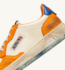 BASKET MEDALIST LOW SUPER VINTAGE EN CUIR BLANC, ORANGE ET BLEU