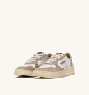 BASKET MEDALIST LOW UPER VINTAGE EN CUIR BLANC, BEIGE ET PLATINE