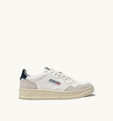 BASKET MEDALIST LOW EN DAIM ET CUIR BLANC ET BLEU Autry