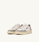 BASKET MEDALIST LOW EN CUIR DE CHEVRE BLANC ET DAIM GRIS