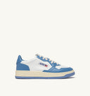 BASKET MEDALIST BAISSE EN CUIR BICOLORE BLANC ET BLEU CIEL Autry