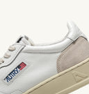 BASKET MEDALIST LOW EN DAIM ET CUIR BLANC Autry