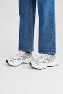 MARATHON RUNNER  White/Silver