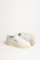 BASKET AUTRY MEDALIST LOW CUIR BLANC