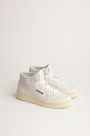 BASKET AUTRY MEDALIST MID EN CUIR BLANC
