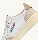 BASKET MEDALIST LOW EN CUIR BLANC ET E PEPPER ET EN DAIM BEIGE
