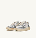 BASKET MEDALIST LOW BICOLOR EN CUIR BLANC ET ARGENT METALLISE