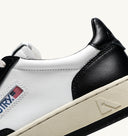 BASKET MEDALIST LOW BICOLOR EN CUIR BLANC ET NOIR