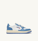 BASKET MEDALIST BAISSE EN CUIR BICOLORE BLANC ET BLEU CIEL