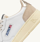 BASKET MEDALIST LOW EN CUIR ET DAIM BLANC ET OR