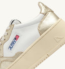 BASKET MEDALIST PLATFORM EN CUIR BLANC ET PLATINE METALLISE