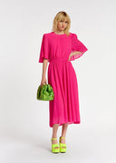 Robe midi fuchsia à manches cape Essentiel