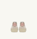 BASKETS MEDALIST LOW EN CUIR BLANC ET POWDER ET DAIM BEIGE