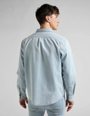 chemise Lee. RIVETED SHIRT IN ICE BLUE