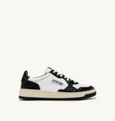 sneakers Autry MEDALIST LOW EN CUIR BLANC ET NOIR