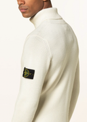 pull Stone Island