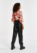 pantalon ESSENTIEL Pantalon ample en faux cuir noir