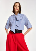 chemise Essentiel  à rayures bleues et blanches avec nœud