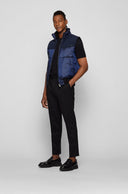 bodywarmer Hugo Boss VESTE SANS MANCHES HYBRIDE DÉPERLANTE AVEC LOGOS EXCLUSIFS