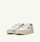 sneakers Autry MEDALIST LOW EN CUIR ET SUEDE BLANC ROUGE